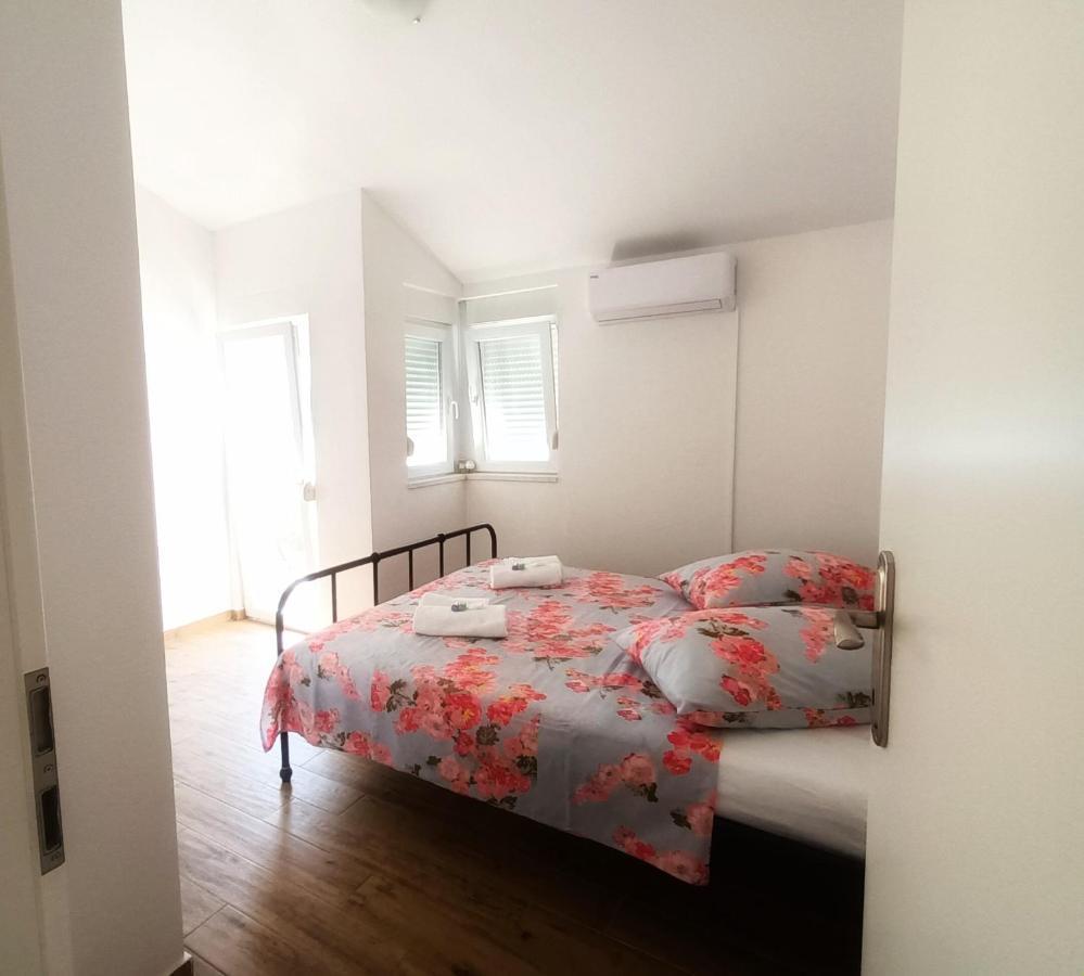 Holiday Beach House Lejlighed Grebaštica Eksteriør billede